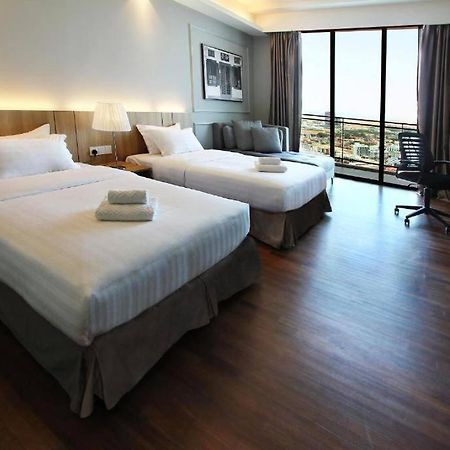 Shore Studio Rivercity View Malacca Extérieur photo