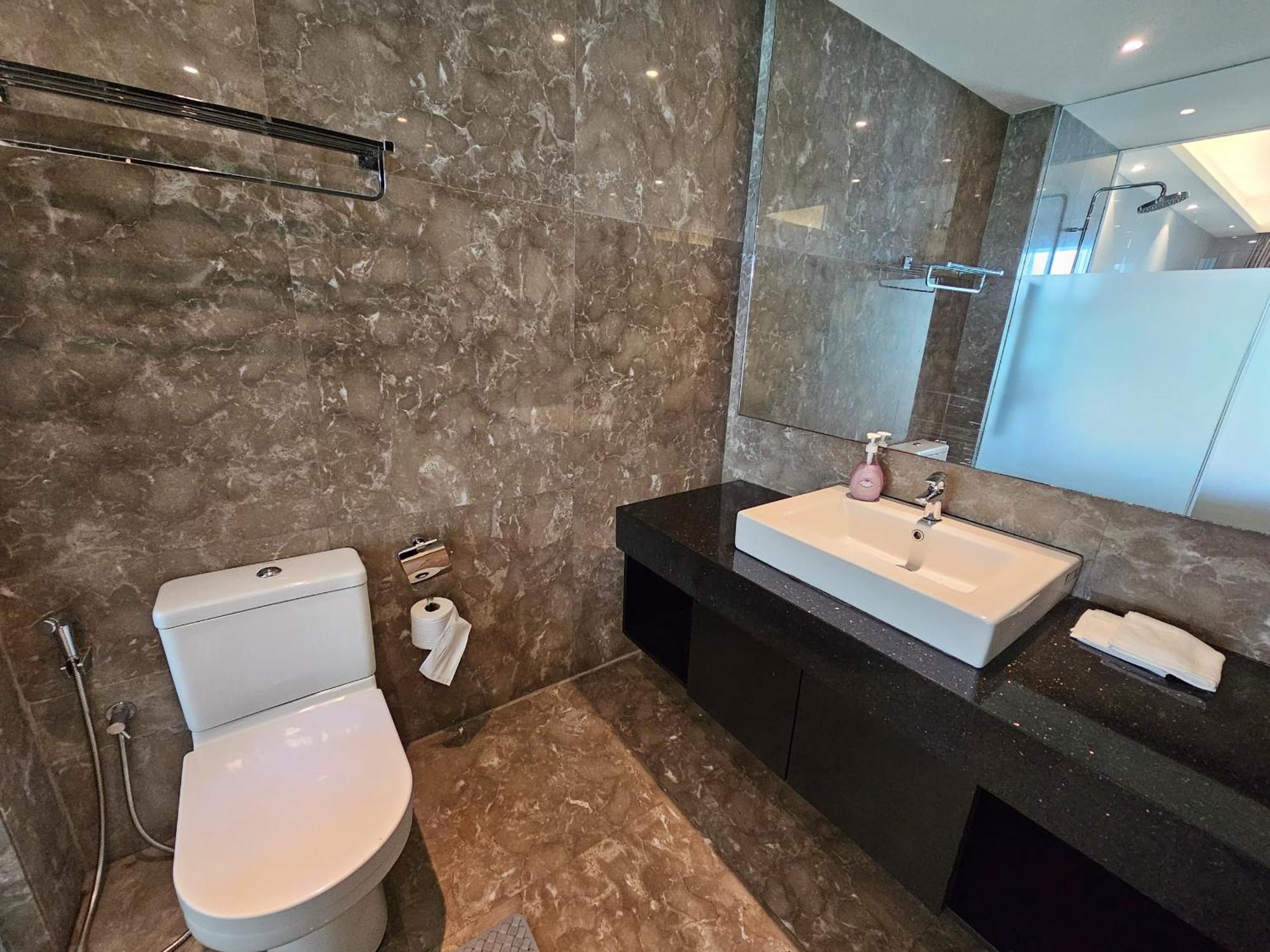 Shore Studio Rivercity View Malacca Extérieur photo